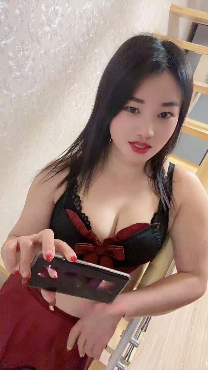 大美妞韵味十足