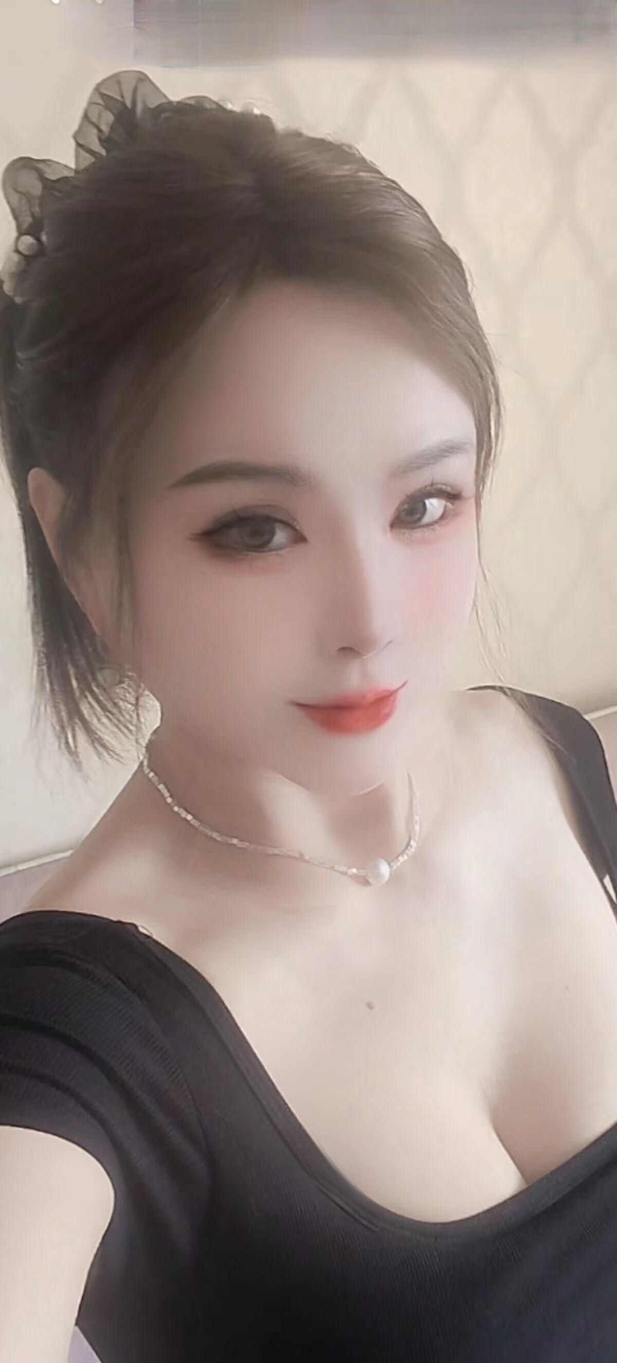 南昌粉嫩鲍鱼一线天