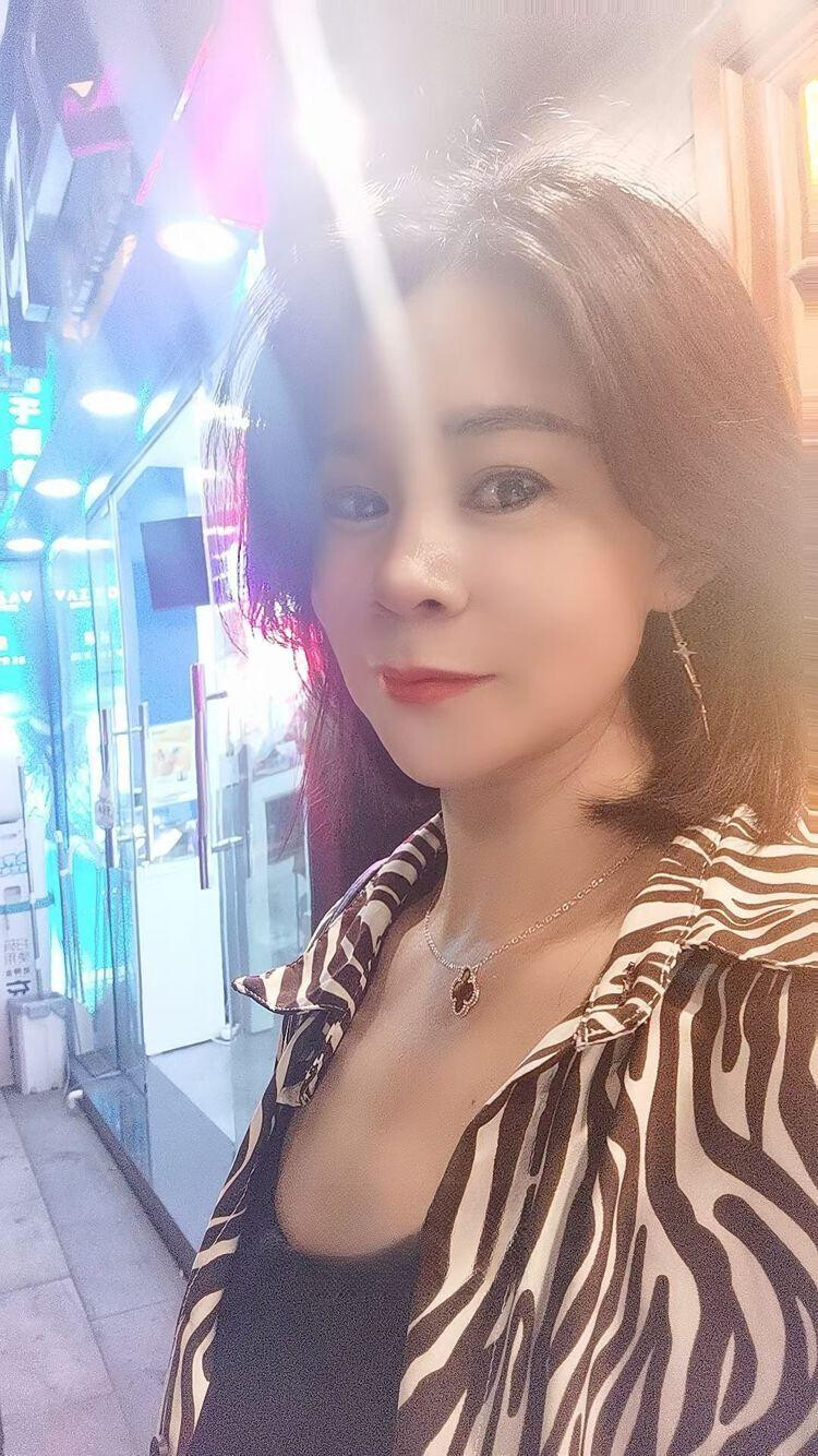 服务很骚的少妇