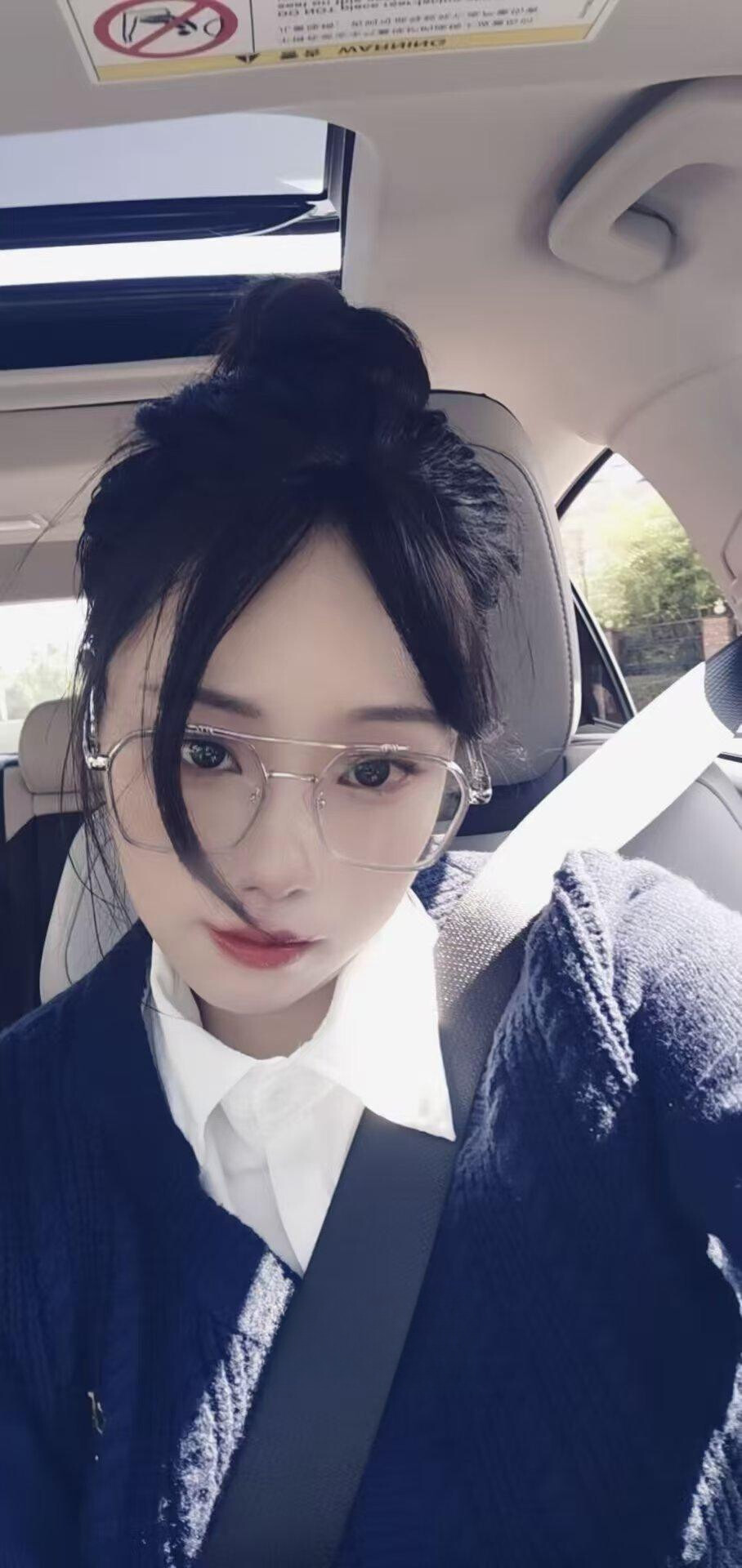 天然美乳水多逼紧
