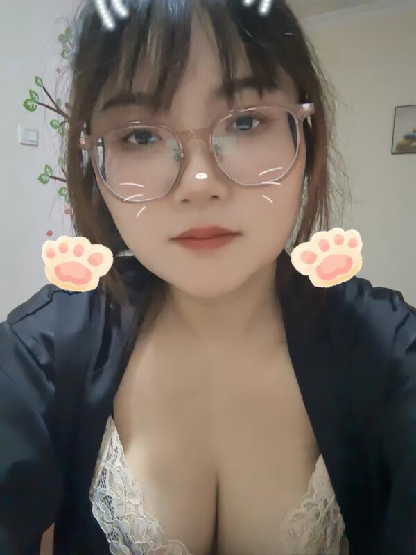 蜀山带眼睛的学姐