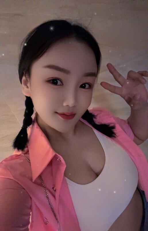 俏皮性感小护士