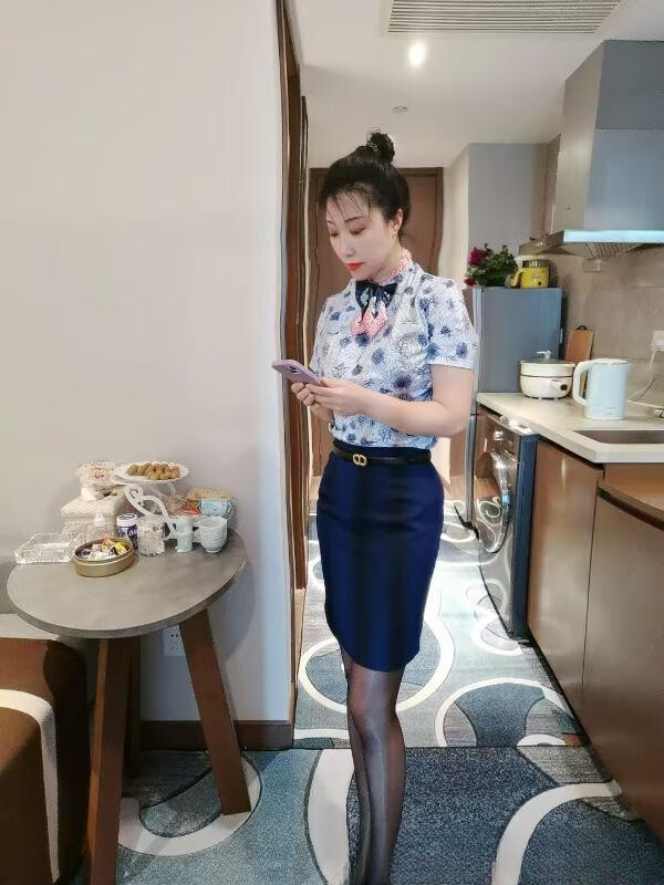 大屁股熟妇姐姐