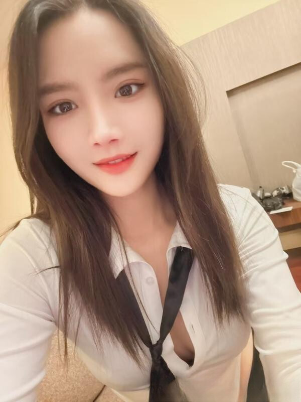 年轻嫩妹真真