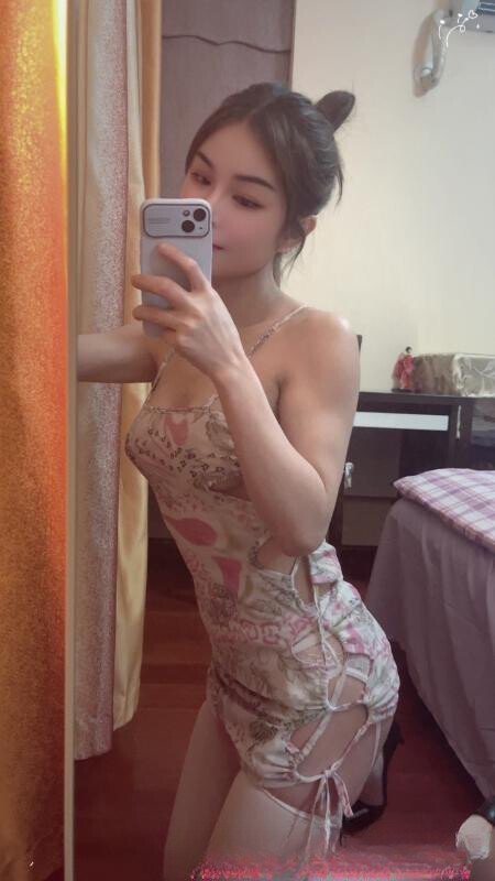 精致丰满小少妇