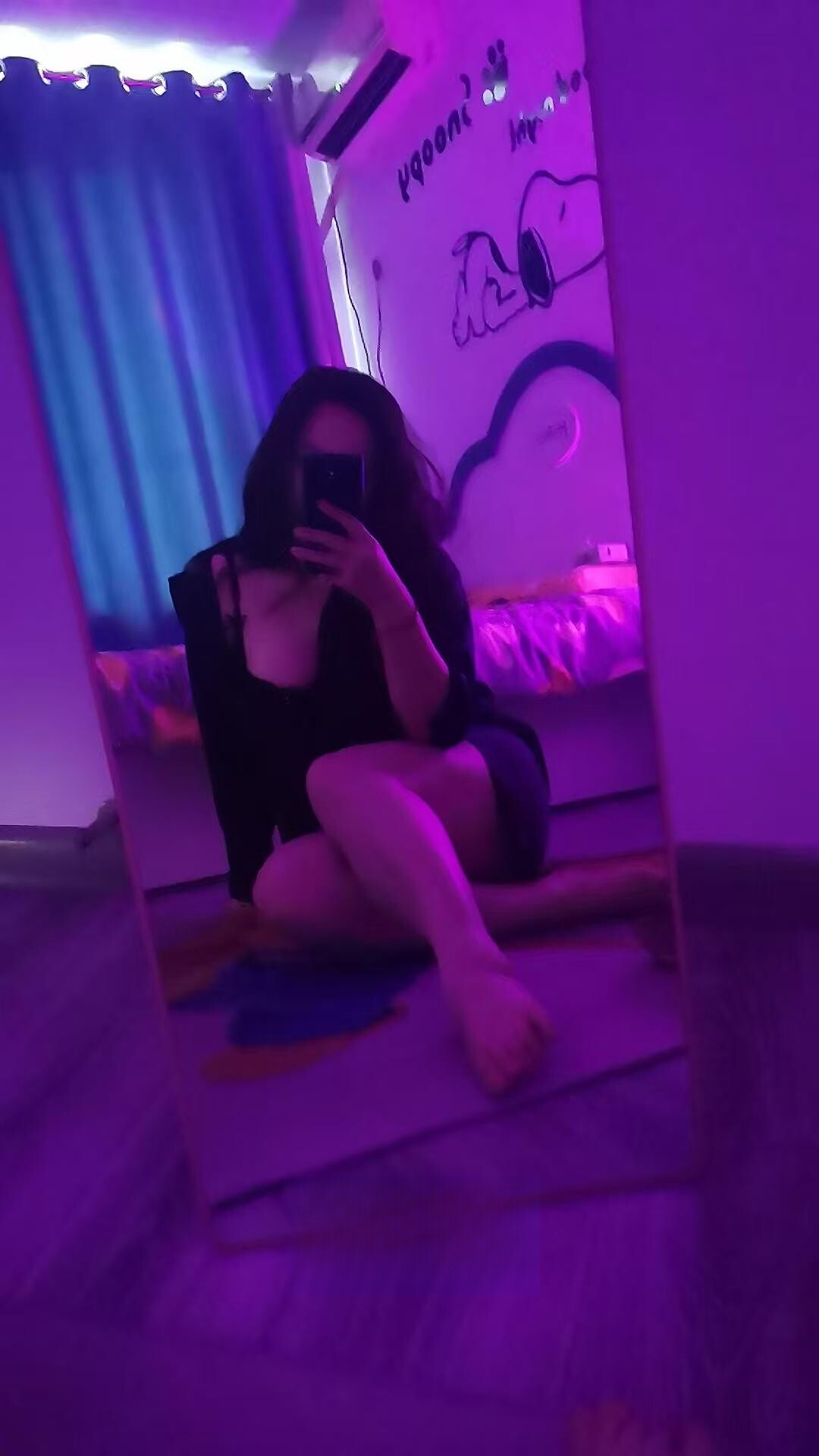 此女很骚很会撩