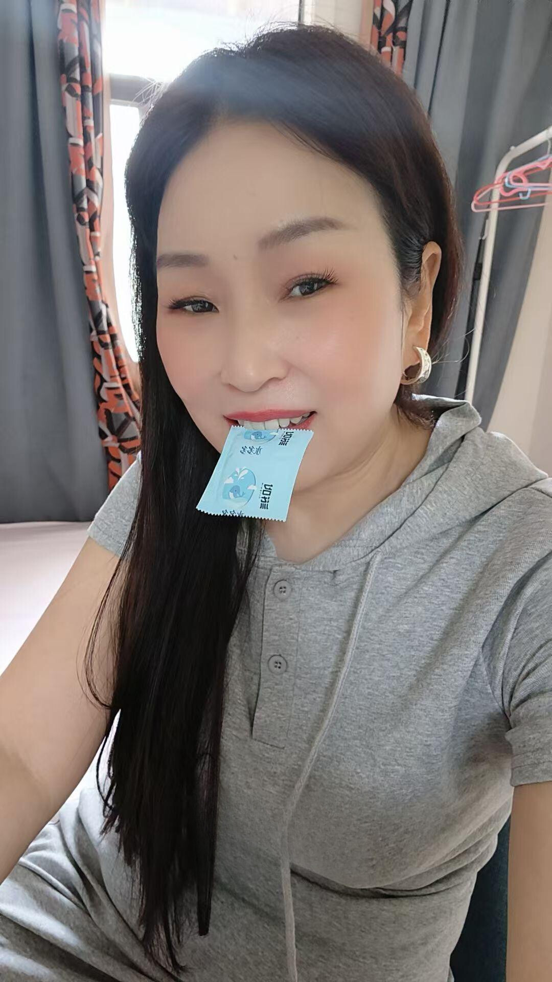 知心拉丝熟女骚妇