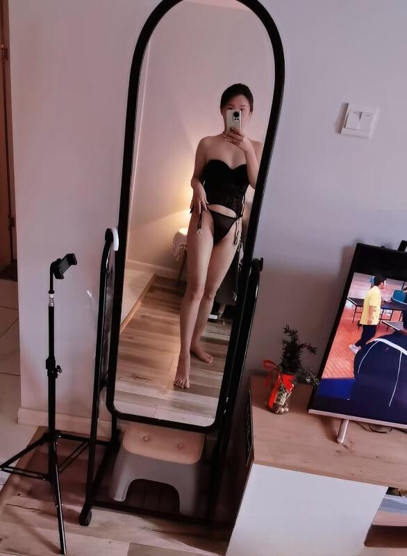 性感小长腿骚曼曼