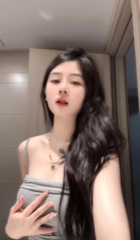 20岁白嫩微胖小妹
