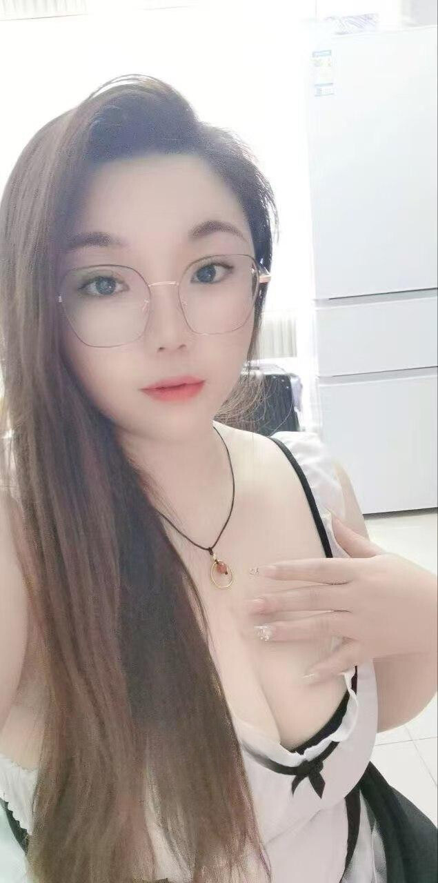 白嫩水多小妹兼职