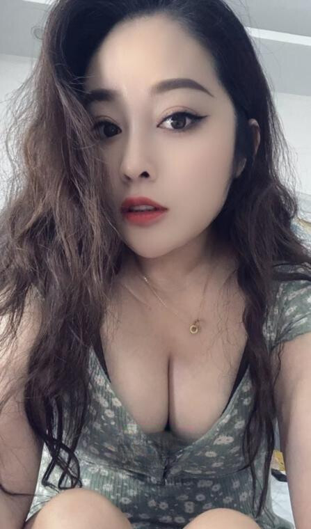 丰满小人妻姐姐