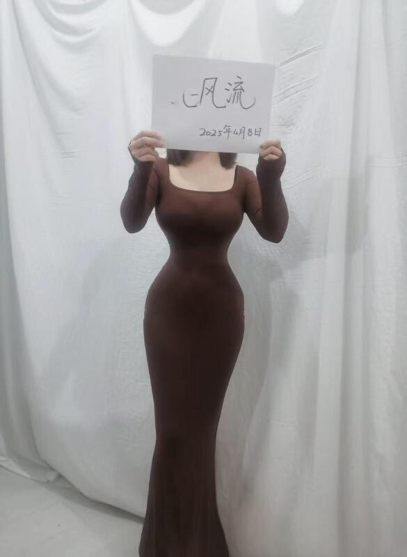 轻熟蜜桃臀米苏