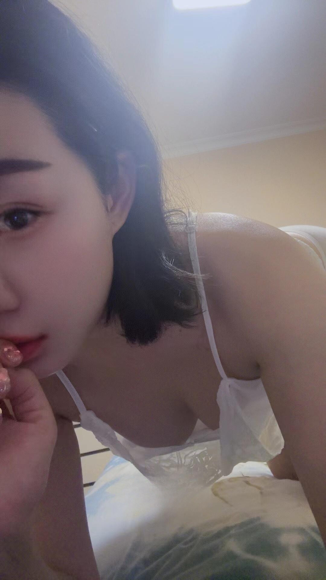 高颜值嫩妹短期兼职
