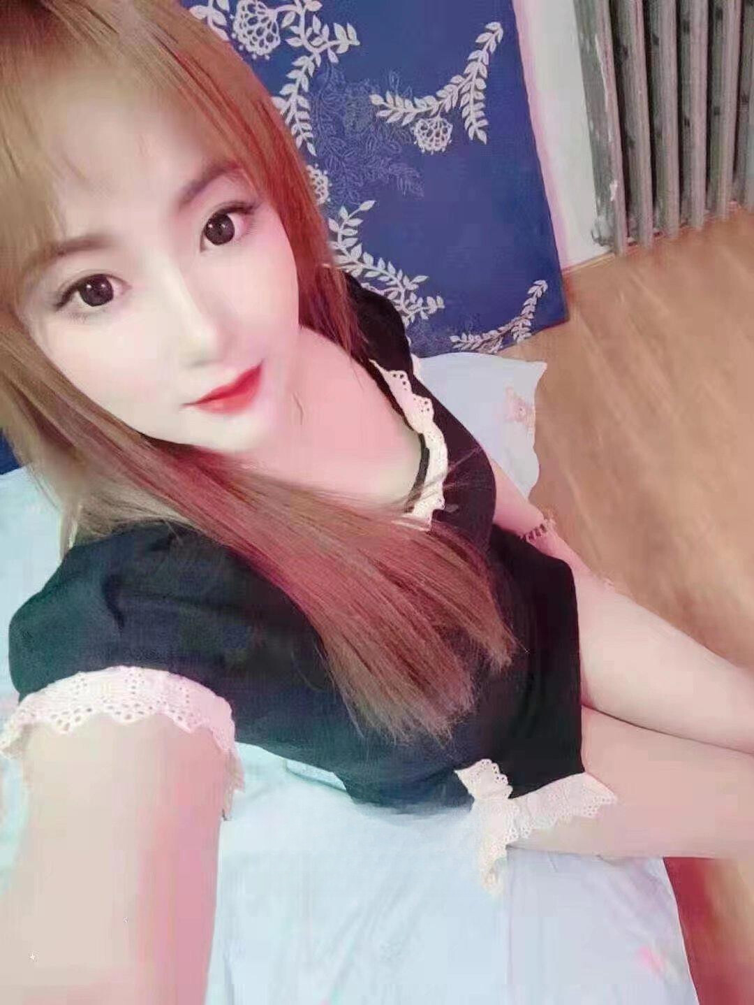 小蛮腰蜜桃臂丰乳嫰妹