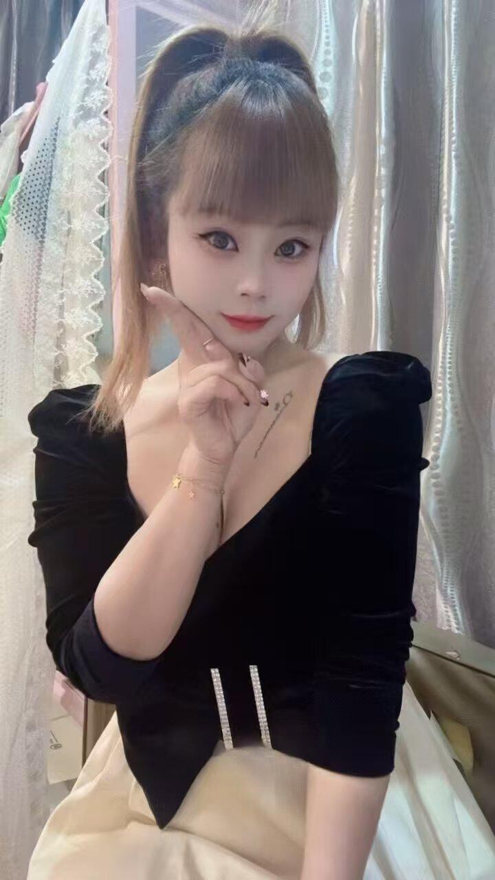 粉嫩多汁性感风骚女友