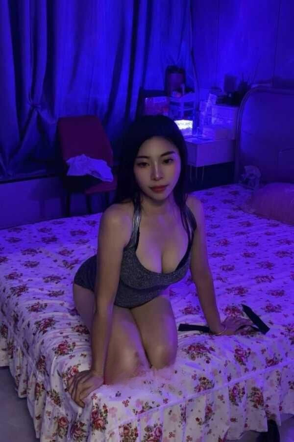 御姐人美服务骚
