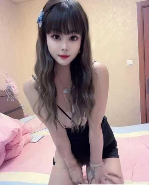 妩媚骚妇