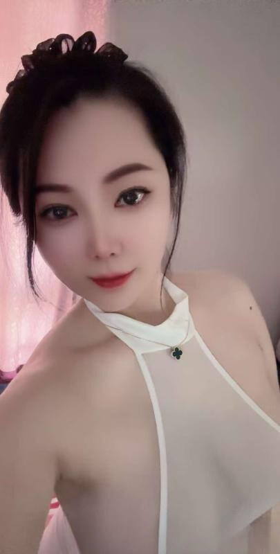 大香奶子里品尝姐姐香
