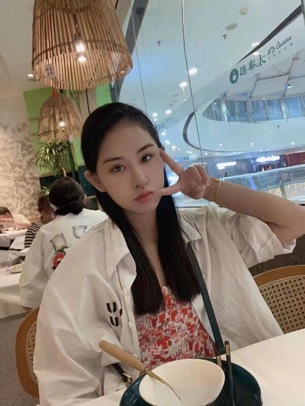 天河长腿美女