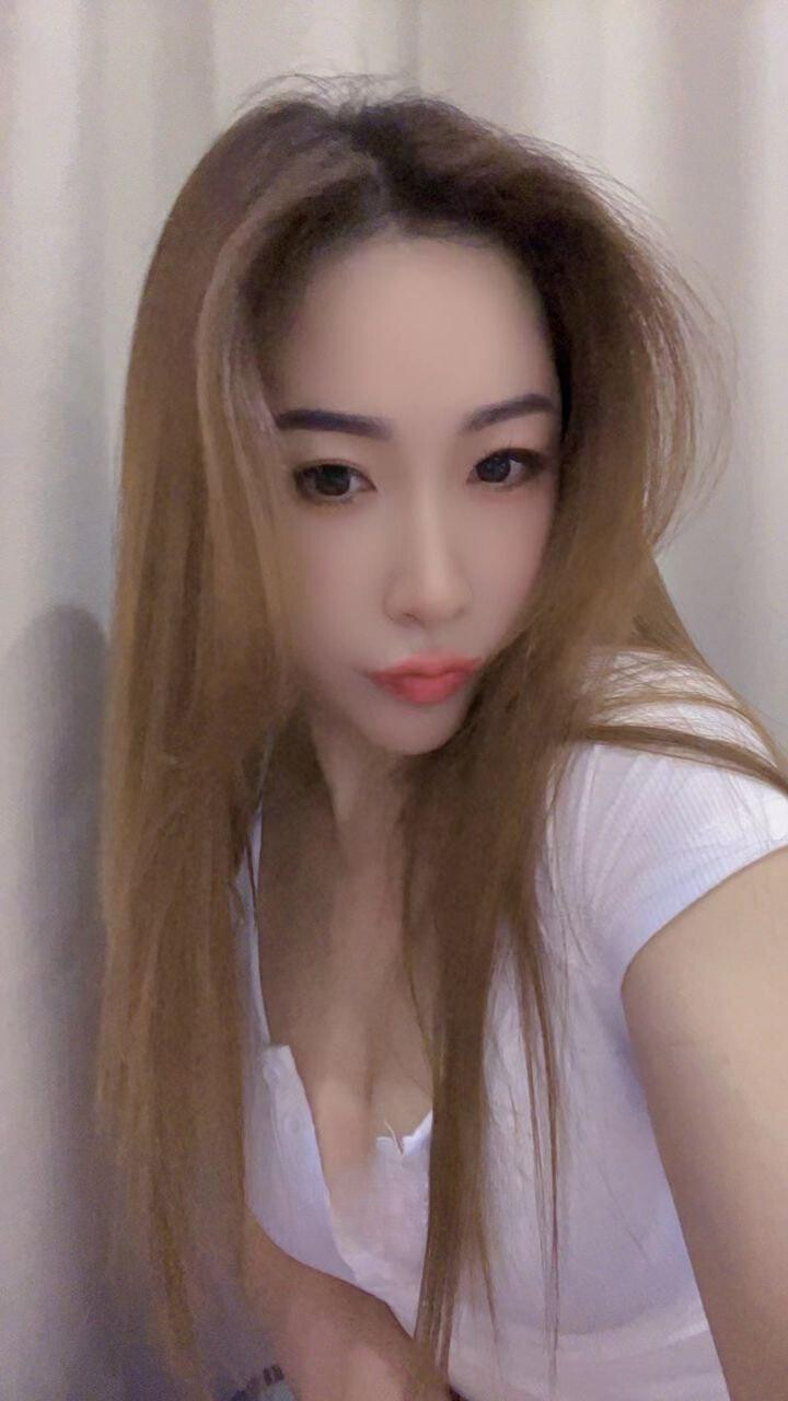 嫩妹肤白貌美粉嫩