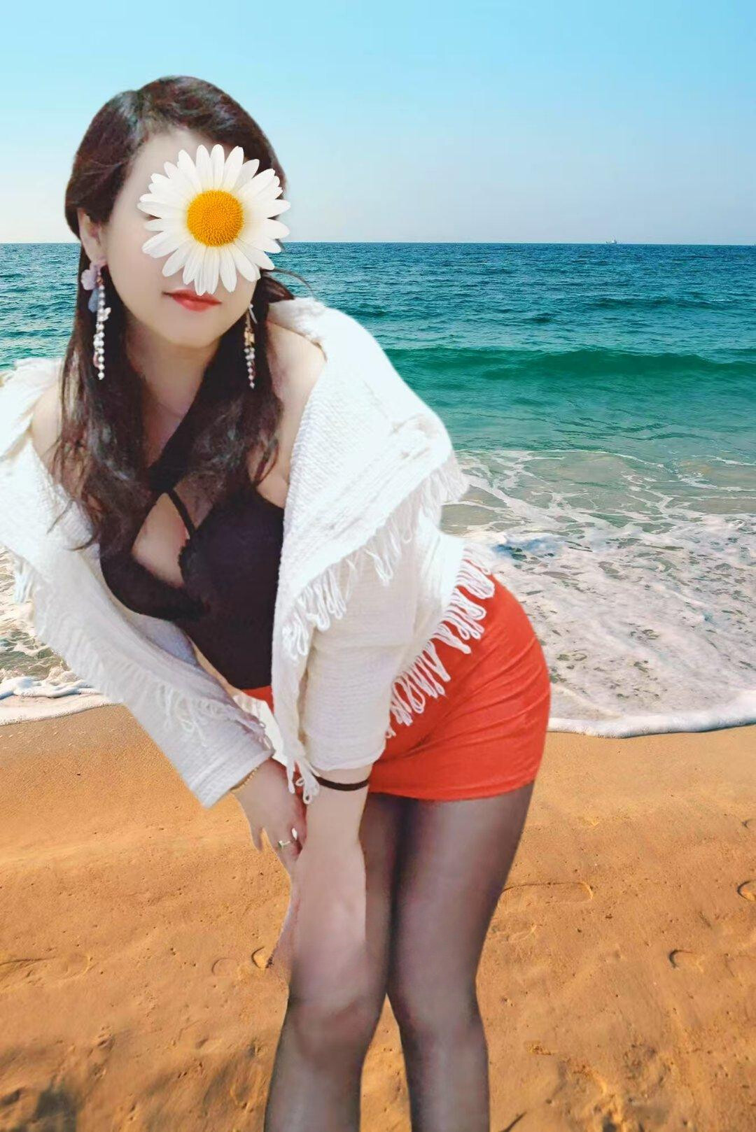 服务系大屁股熟女姐姐