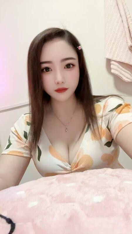 妩媚动人莉莉