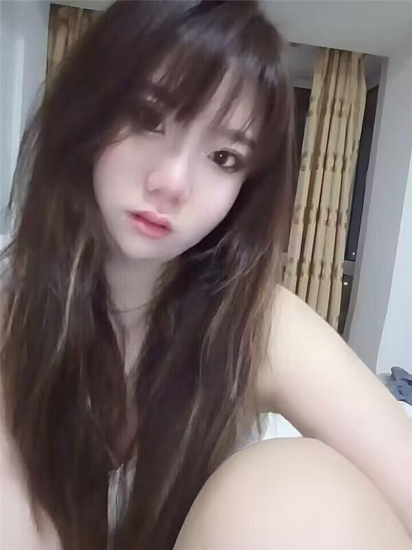 大奶白暂少妇