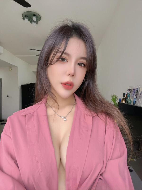 大奶网红脸