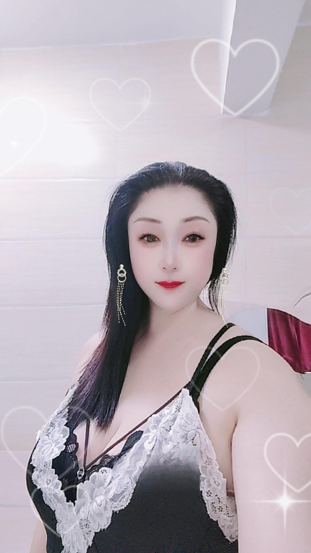 38D大胸泻火熟女