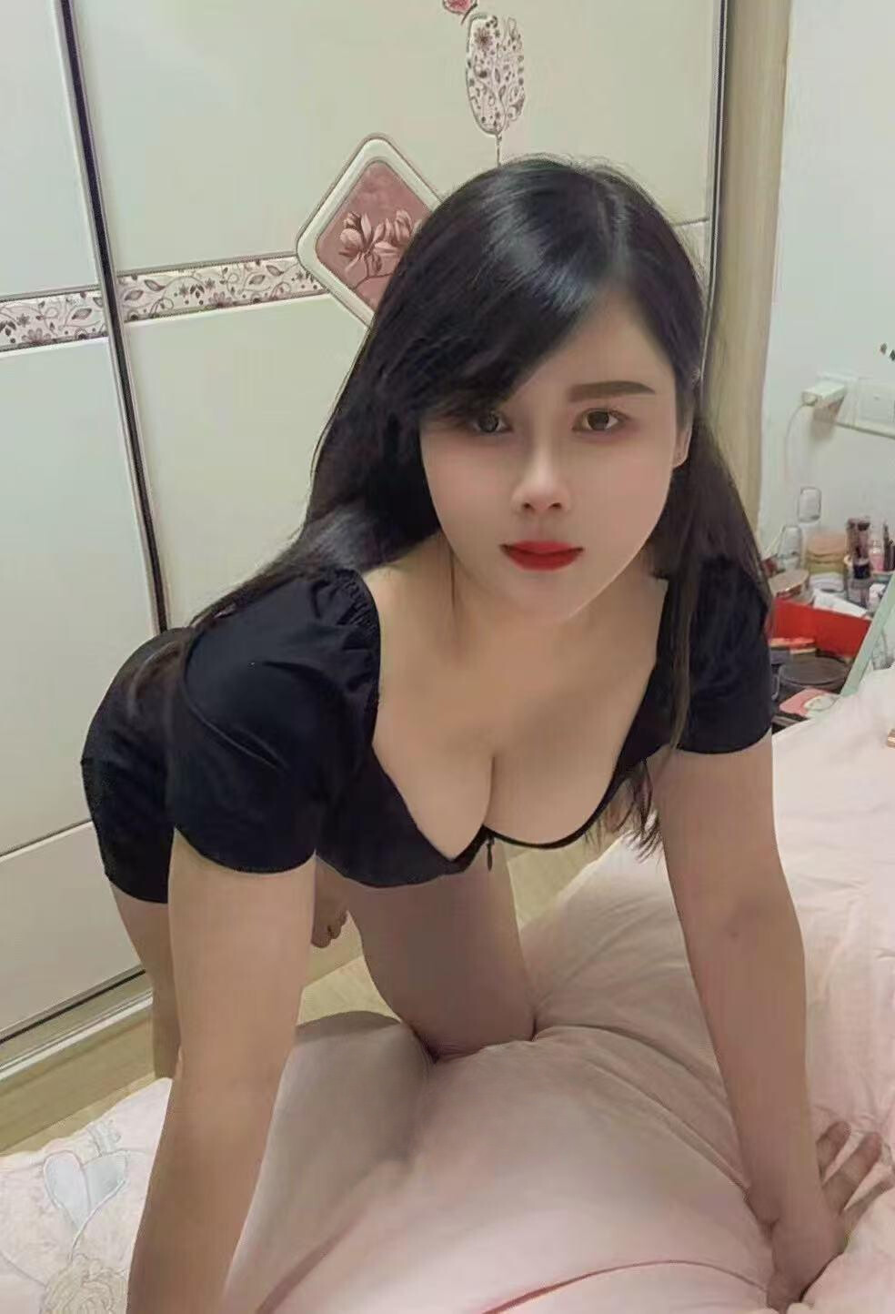 丰满紧致小骚货