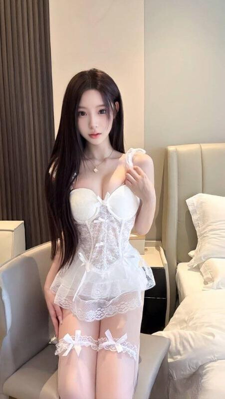甜美嫩妹颜值老师