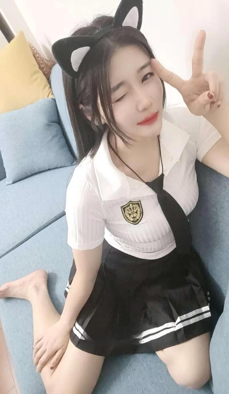丰满热辣性感风骚妹子
