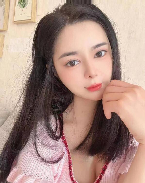 极品身材的大胸骚妹妹