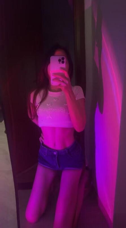 徐汇带服务有腹肌妹子
