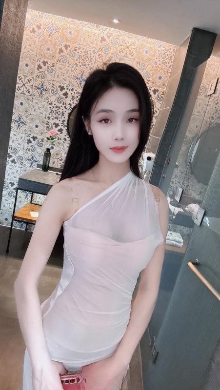 清纯舌吻少妇云朵