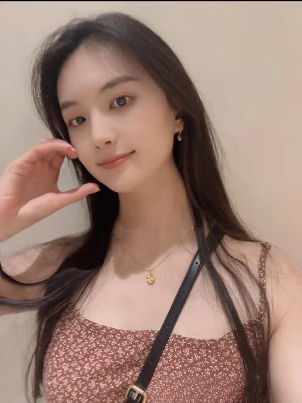 初见美女小姐姐