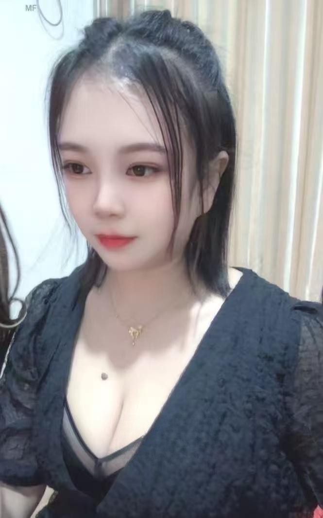 年轻漂亮美女个人兼职