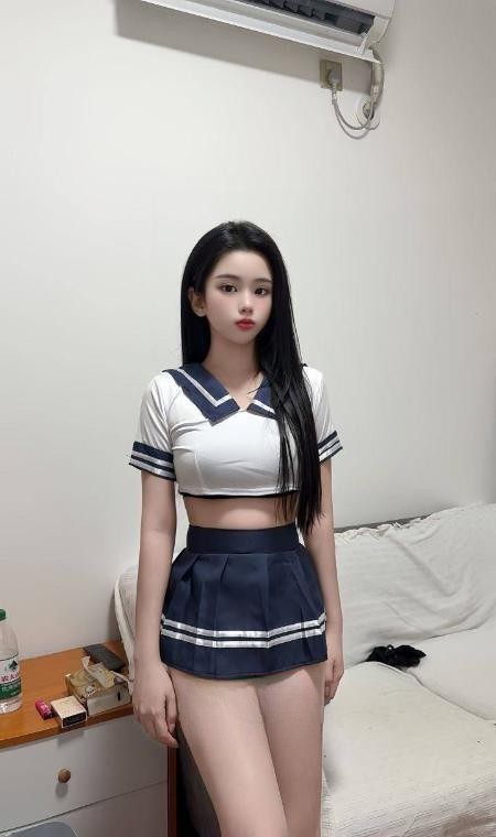 清纯粉嫩小妹