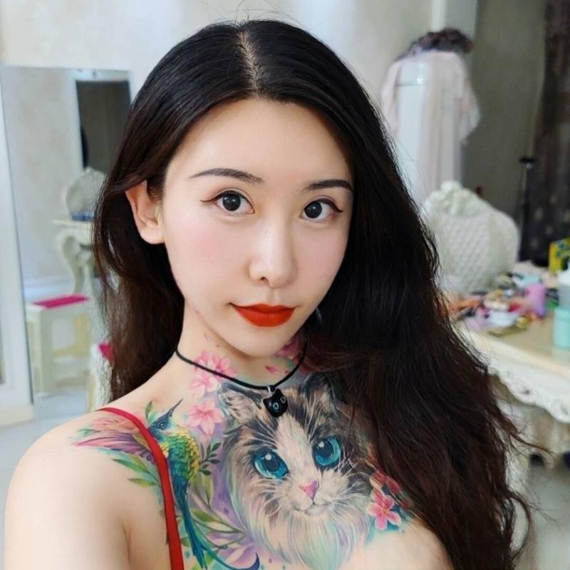 猫纹身高冷范御姐