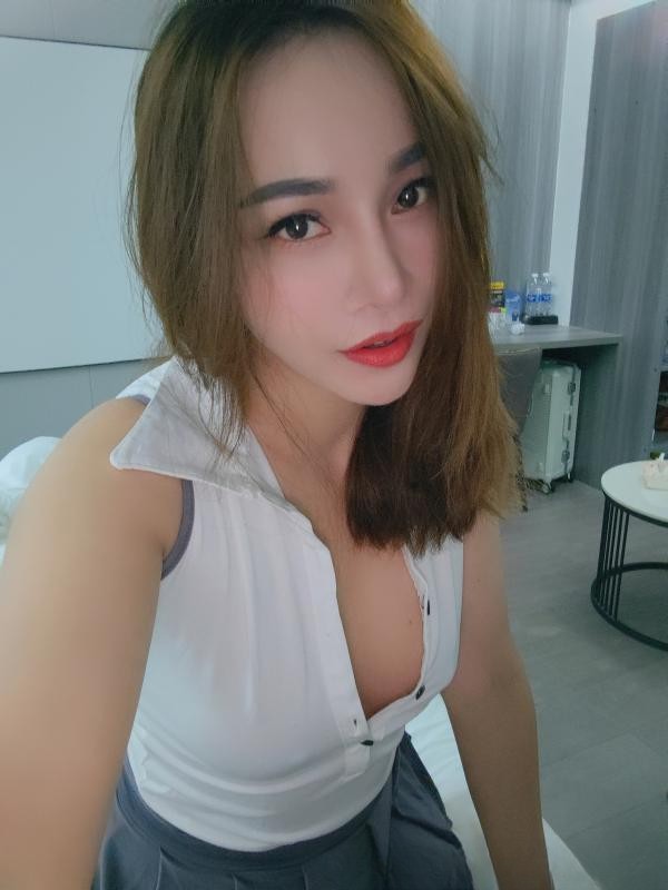 风骚型大长腿少妇