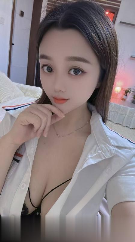 反差小母狗