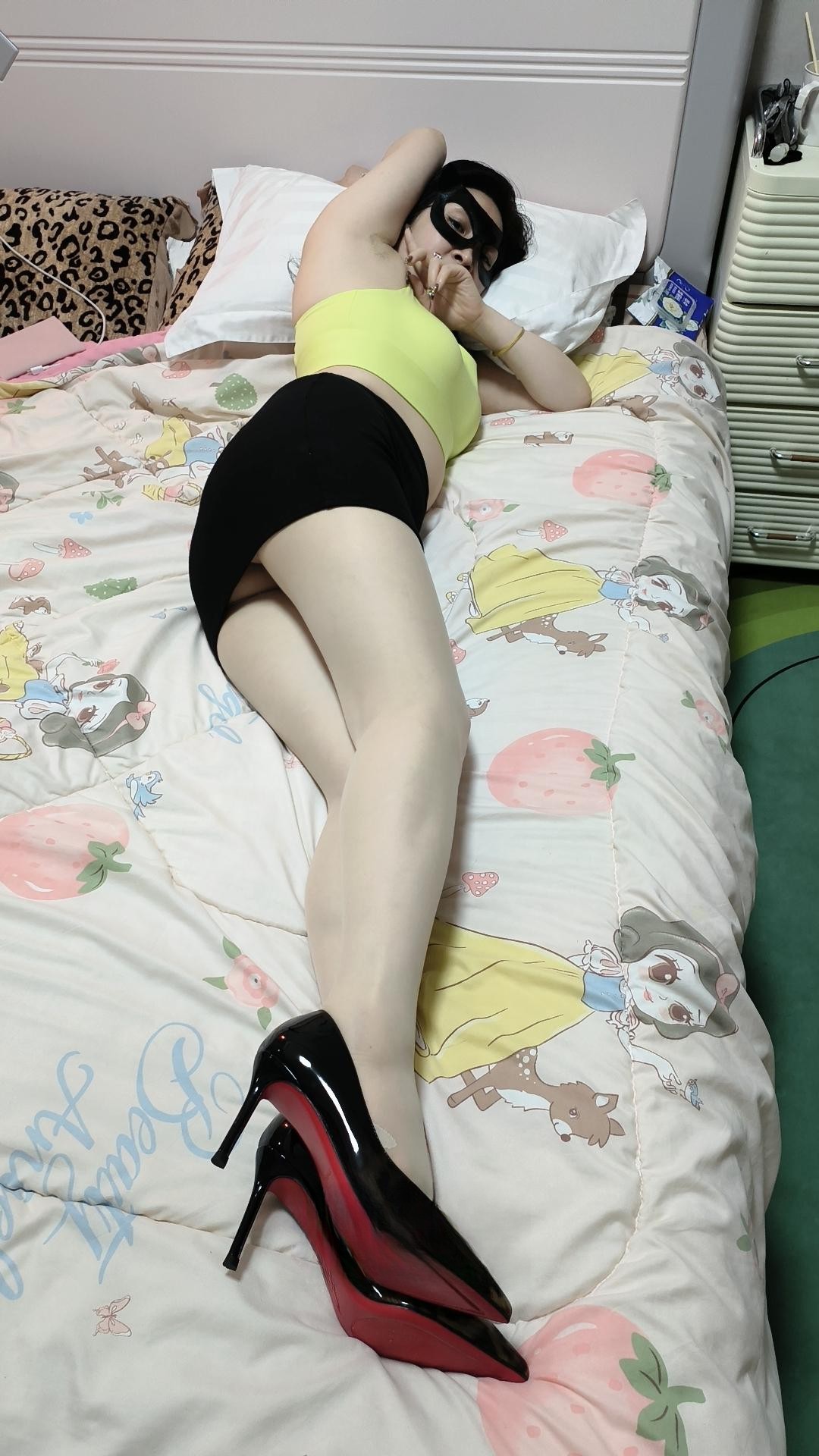 肤白气质韵味少妇