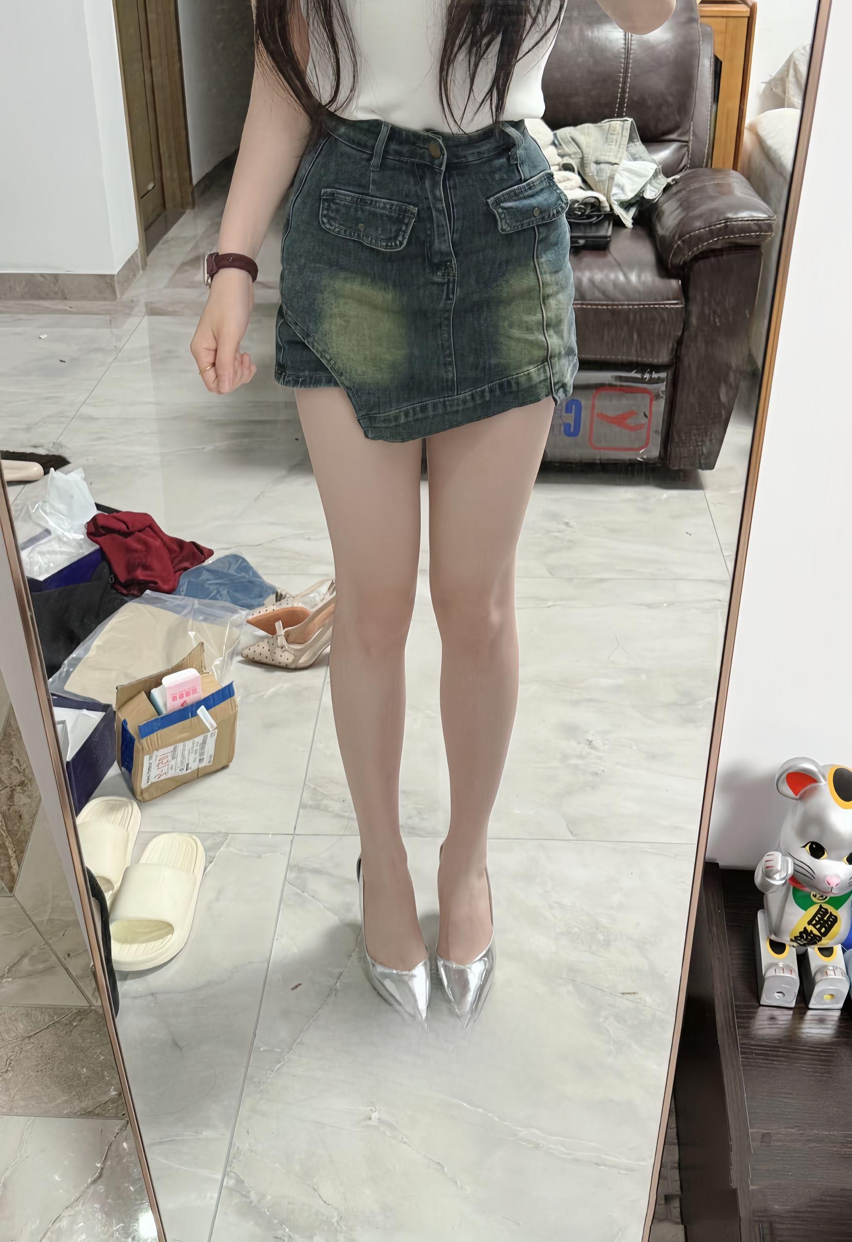 大胸肤白的小姐姐