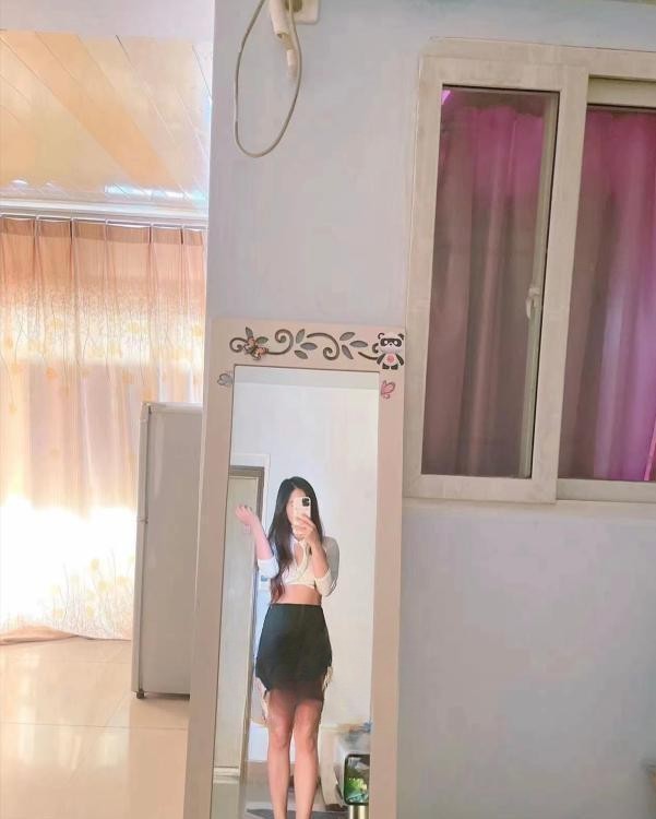 肤白气质韵味少妇