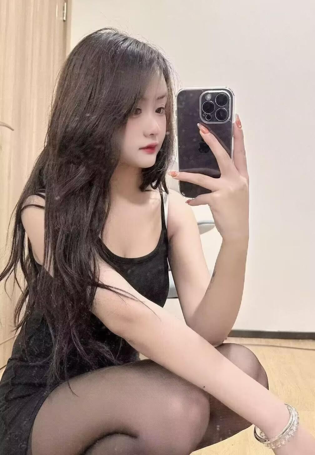 南开性感黑丝诱惑嫩妹