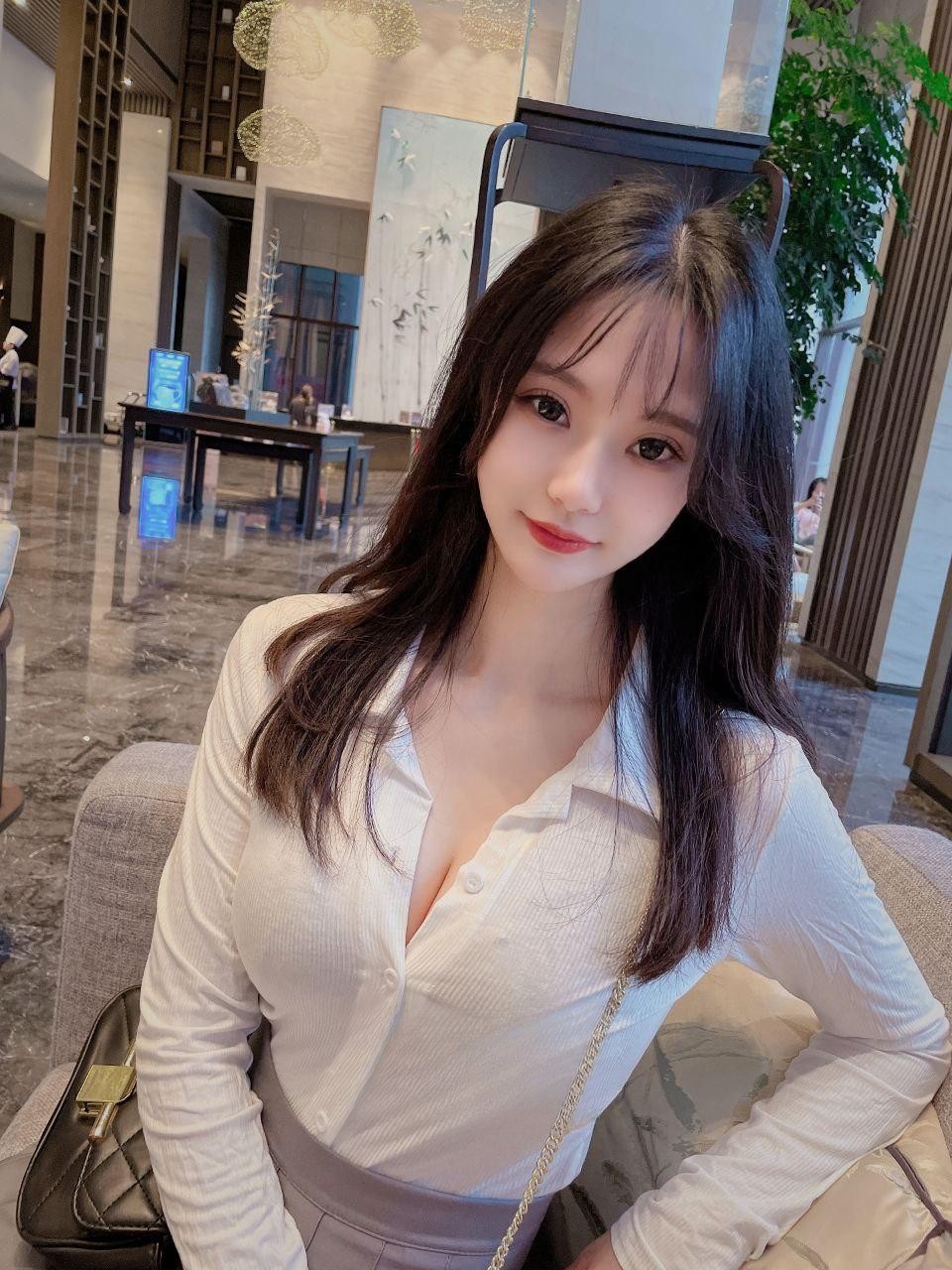 渝北胸大水多的嫩妹