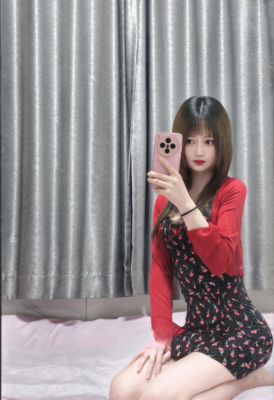 丝袜玉足彤彤