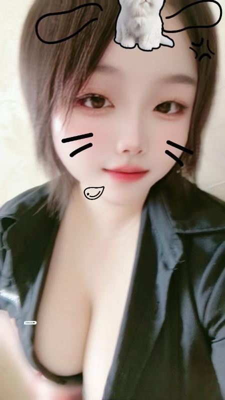 大胸小可爱