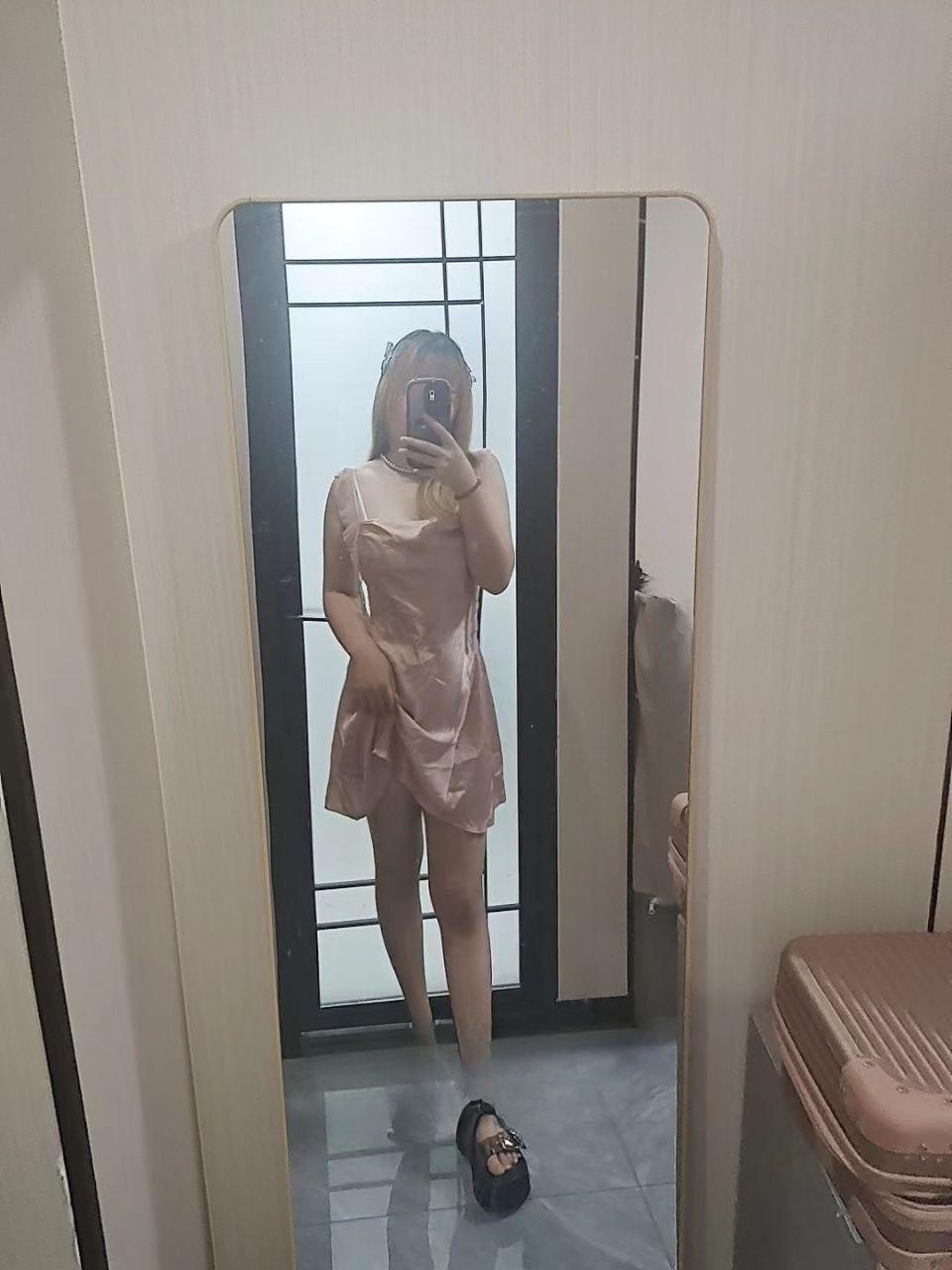 上海嫩逼淫水多