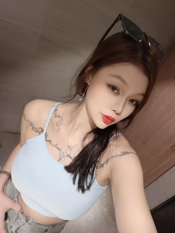 气质优雅大胸朵朵